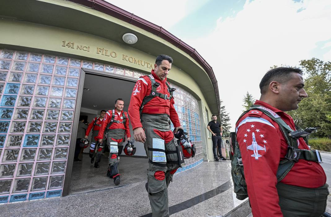 Türk Yıldızları’ndan 30 Ağustos’ta Anıtkabir’de saygı uçuşu - Resim: 39